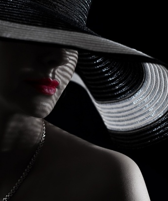 Сладкая кошечка с огненным характером приглашает на чашечку горячего чая в уютную обстановку, а потом... Могу быть как ласковой и нежной, так и страстной и развратной. 8135, 40 лет