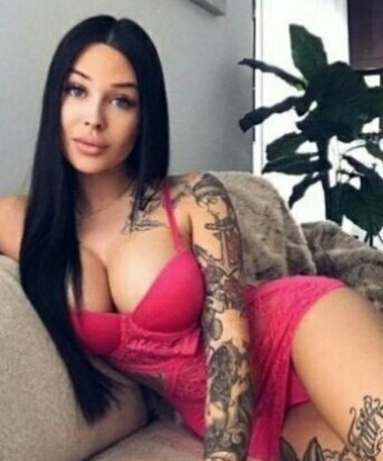 С моим опытом и креативностью я смогу превратить любую встречу в магическое приключение. У меня множество возможностей, чтобы доставить Вам незабываемое удовольствие. Мои услуги охватывают все ваши фантазии и желания. Просмотрите мои фото, чтобы увидеть, как я выгляжу. Уверяю Вас, я роскошна и маняща. Рада отзывам от своих уважаемых гостей. Позвольте мне превратить ваше время в Москве в незабываемую встречу. 🌟 9148, 21 год